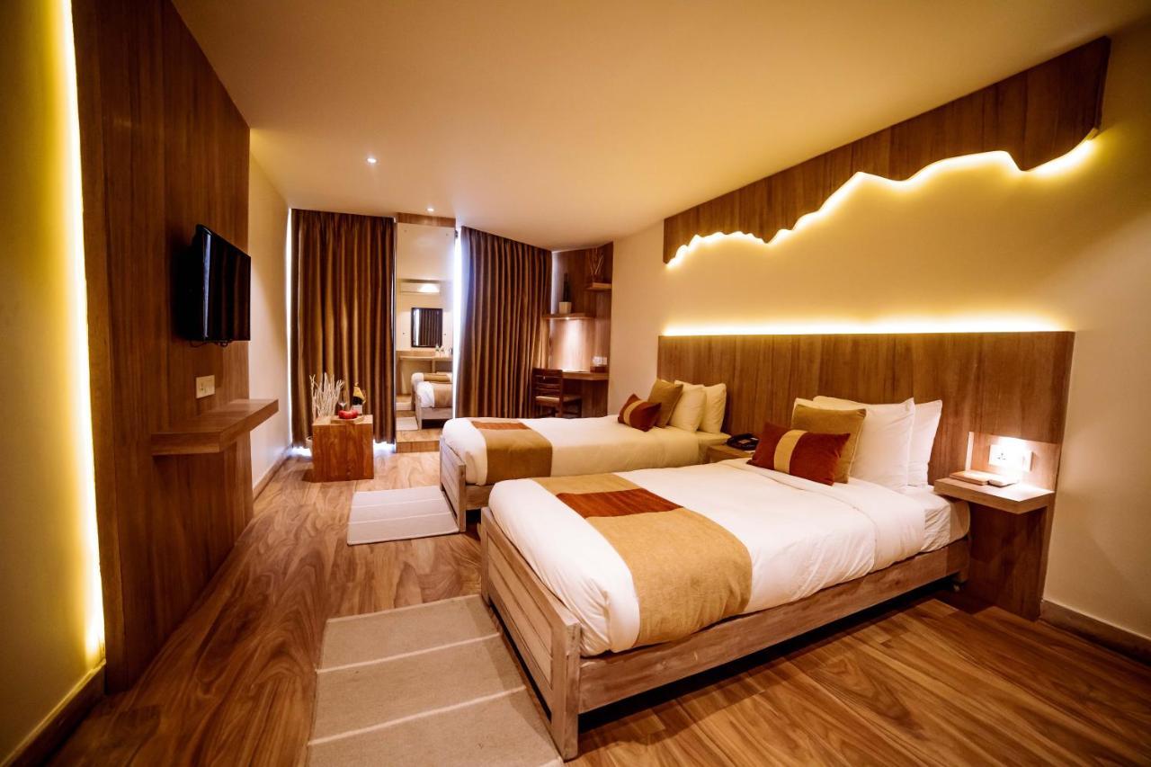 Aabas Pokhara By Barahi Hospitality Hotel Exterior photo